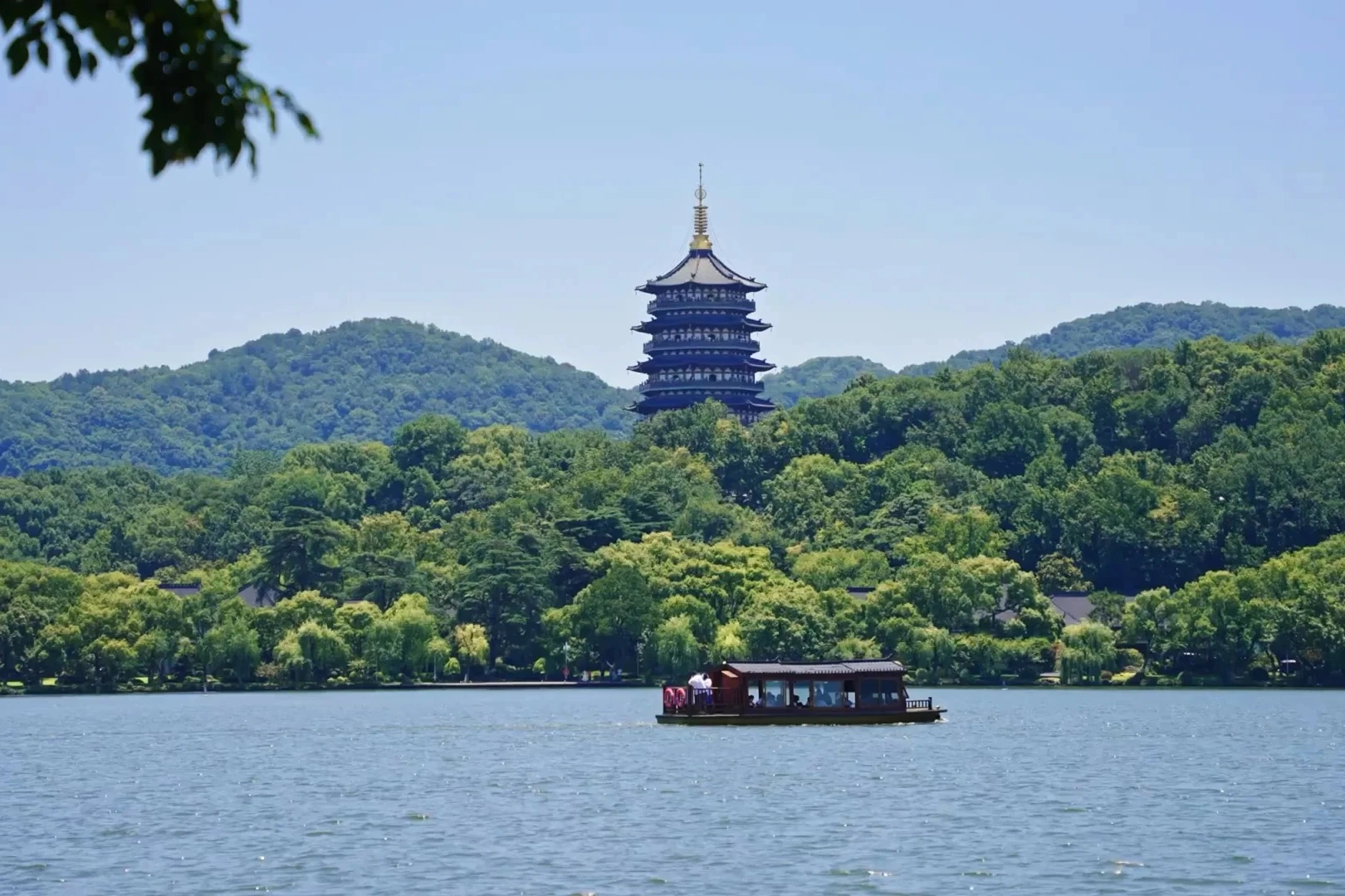 Hangzhou 3-Day Itinerary 2026: West Lake, Lingyin Temple & Longjing Tea (First-Time Guide)