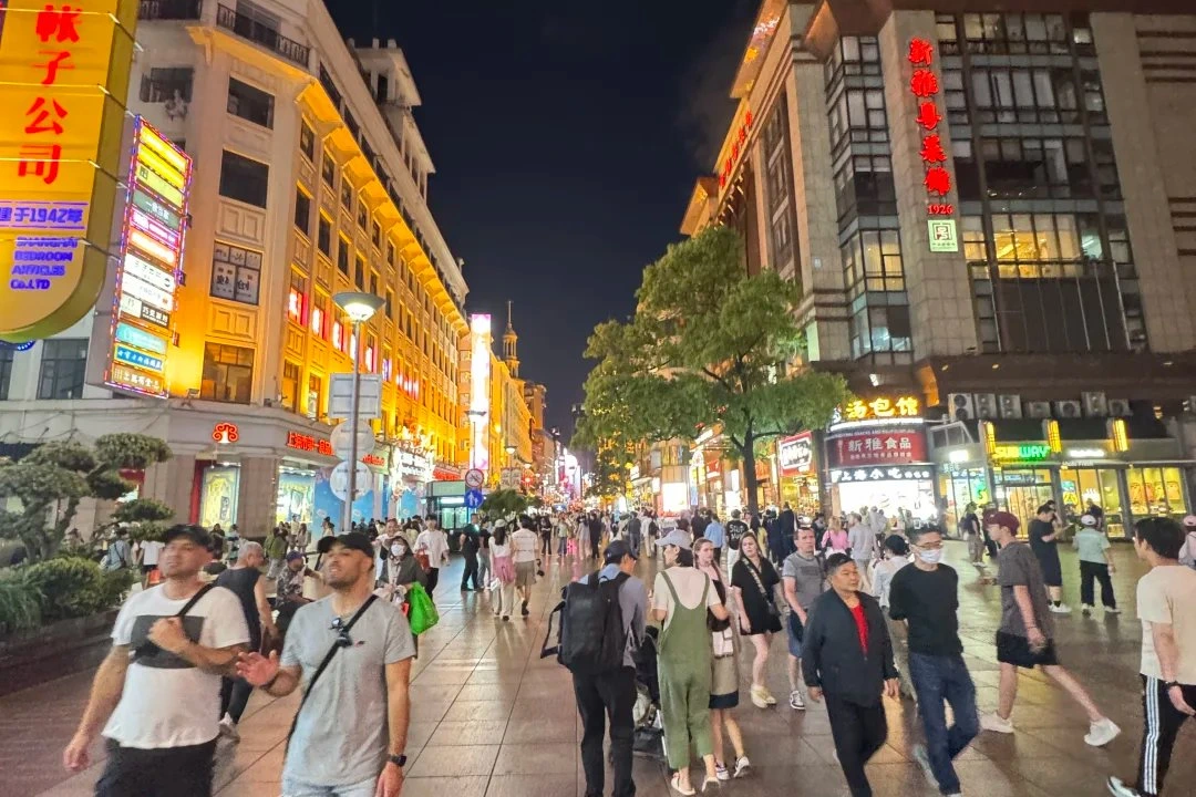 Nanjing Road in Shanghai — getting around China with address cards