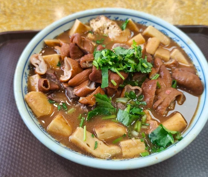 Luzhu huoshao pork offal stew in Beijing