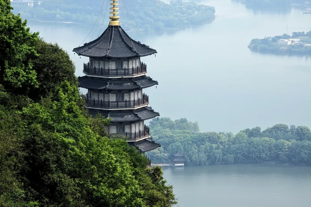 Leifeng Pagoda above West Lake at sunset